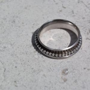 JODIE McKENZIE STUDIO Silver Beaded Spinner Ring 