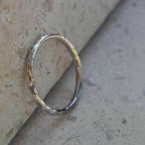 JODIE McKENZIE STUDIO Single Thin Hammered Ring
